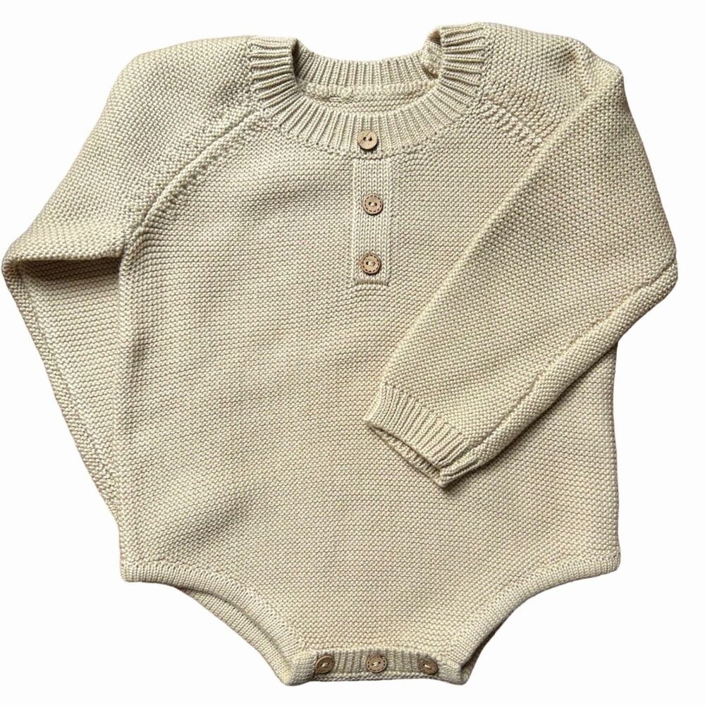 NWOT Baby Knitted Henley Long Sleeve One Piece Bodysuit 6-9 mos